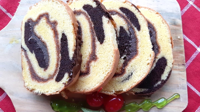 Двухслойный кекс "Зебра" с какао и ванилью – домашний десерт к чаю
