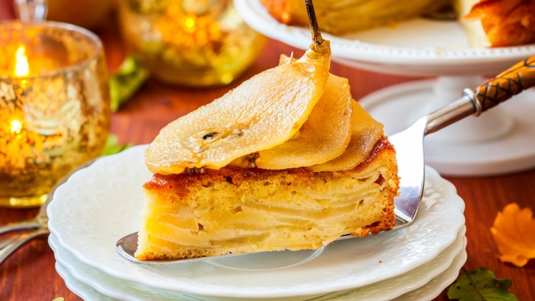 Пирог с грушами на кефире: простой рецепт для вкусного чаепития