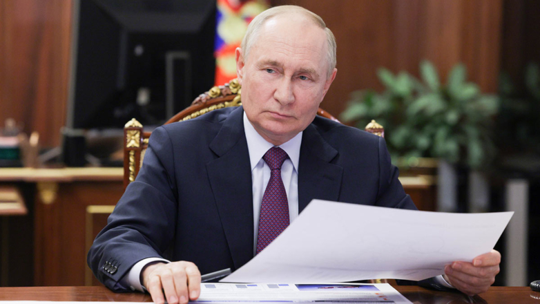 Путину направили на подпись закон о повышении МРОТ в 2025 году