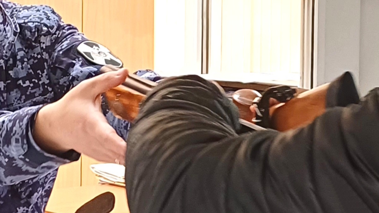 В Кургане у населения начали принимать оружие для отправки в зону СВО