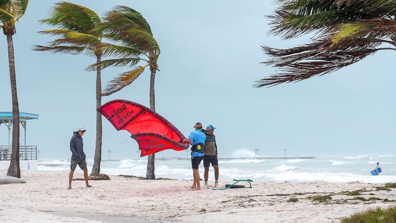 Вильфанд объяснил уникальность урагана "Милтон", обрушившегося на Флориду