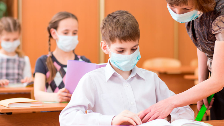 Россияне стали жаловаться на новый вирус в детских садах и школах