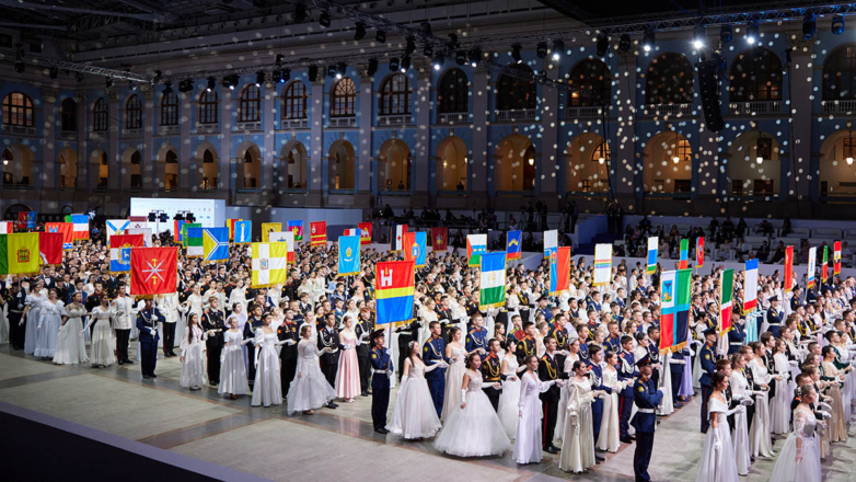 Вальса вихорь шумный: Кремлевский благотворительный кадетский бал девятый раз собрал гостей из разных стран