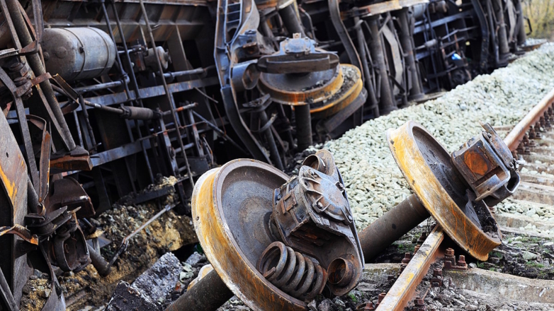 Пассажирский и грузовой поезда столкнулись в Мурманской области, есть пострадавшие