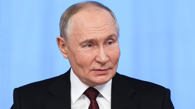 Путин рассказал, с кем хотел бы выпить чашку чая