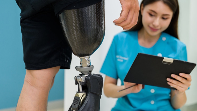 Ряд российских ведомств займется ликвидацией нехватки протезистов в стране