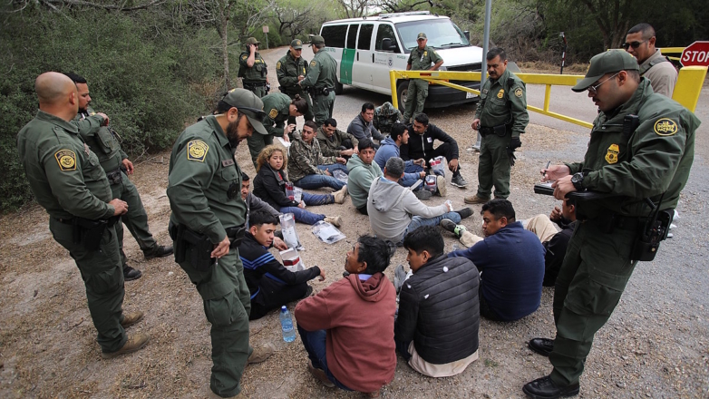Мексика запускает спецпрограмму приема высылаемых из США сограждан