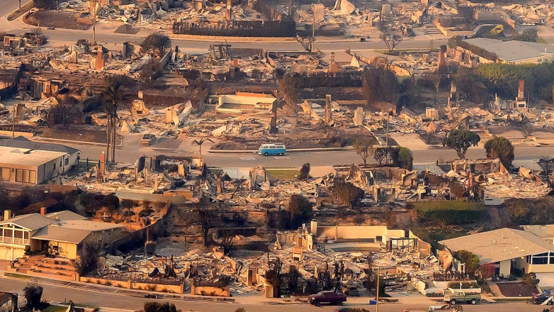 В Ростехе заявили, что США могли бы снизить ущерб от пожаров в Калифорнии с помощью российских Бе-200