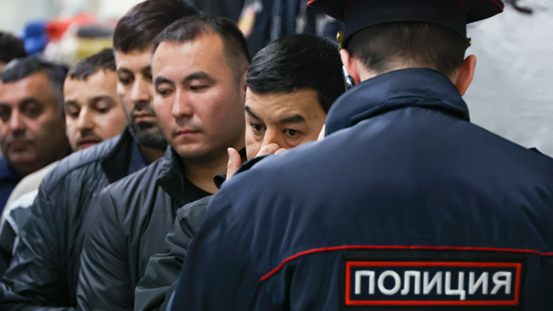 Из России принудительно выдворили более 80 тыс. мигрантов