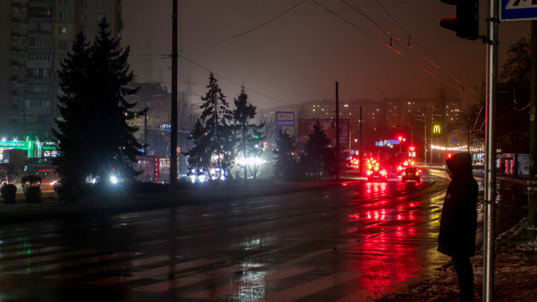 На Украине из-за повреждений энергоструктуры ввели аварийные отключения электричества