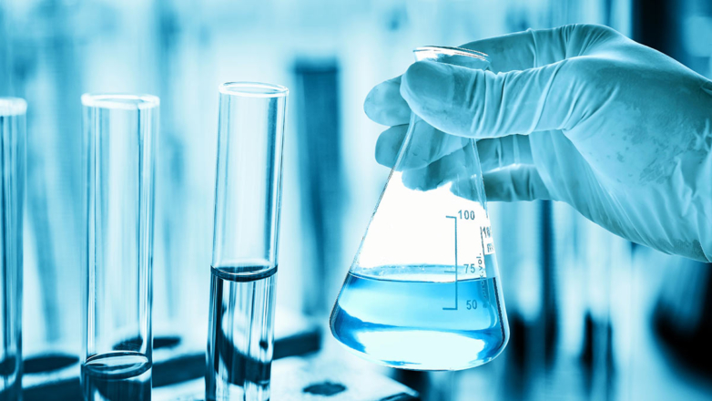 Дешевле в сотни раз: новую методику синтеза сырья для лекарств от рака разработали российские химики