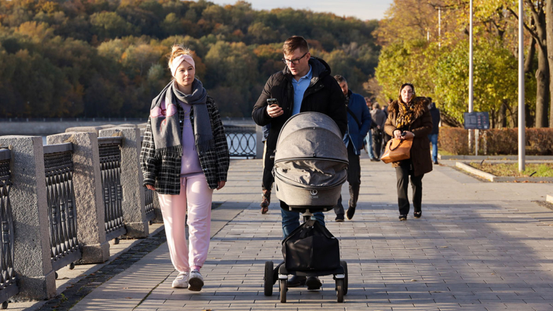 По кочкам в яму – бух: проблемы демографии в России требуют не только комплексного, но и быстрого решения