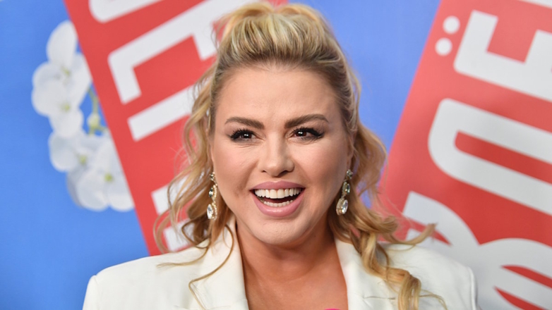 Анна Семенович награждена медалью, ряд известных актеров стали народными