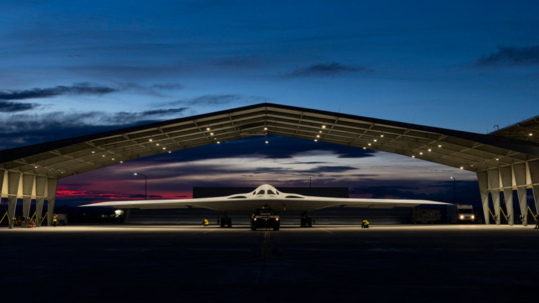 Создание стратегического бомбардировщика-невидимки B-21 Raider обойдется США в $200 млрд