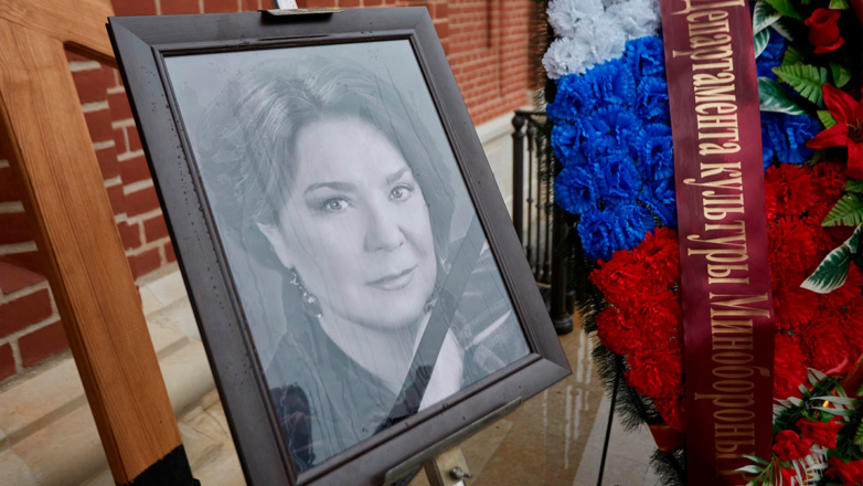 Ларису Голубкину похоронили на Троекуровском кладбище в Москве