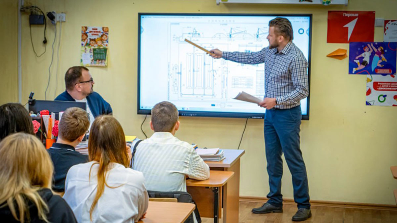 Школьникам Кингисеппского района рассказали о работе на угольном терминале