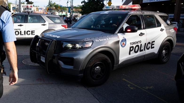 Посетитель паба в Торонто ранил 12 человек и скрылся