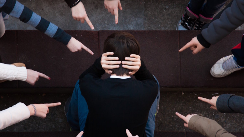 Памятку по противодействию травле в школах разработали в Минпросвещения