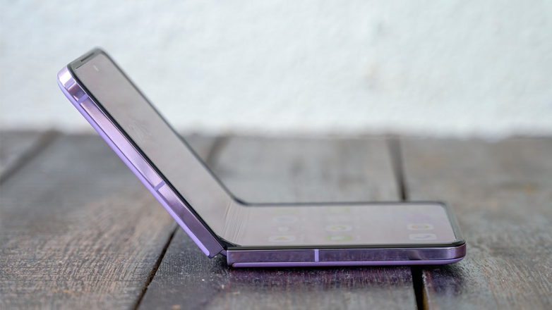 Новую технологию создания золотых пленок для гибких дисплеев разработали российские ученые