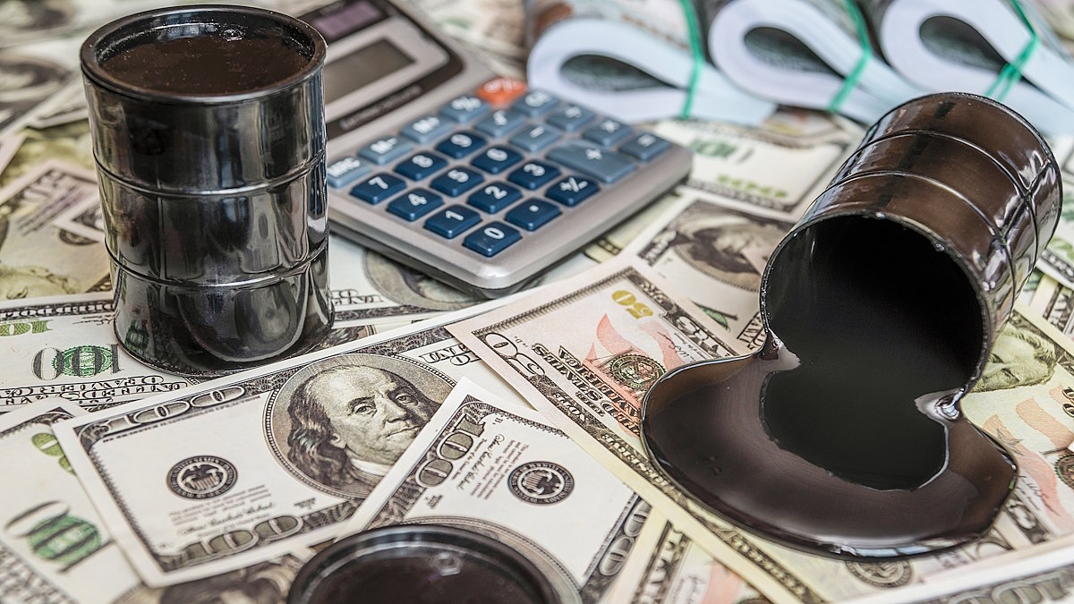 США пригрозили дополнительной пошлиной странам, покупающим российскую нефть