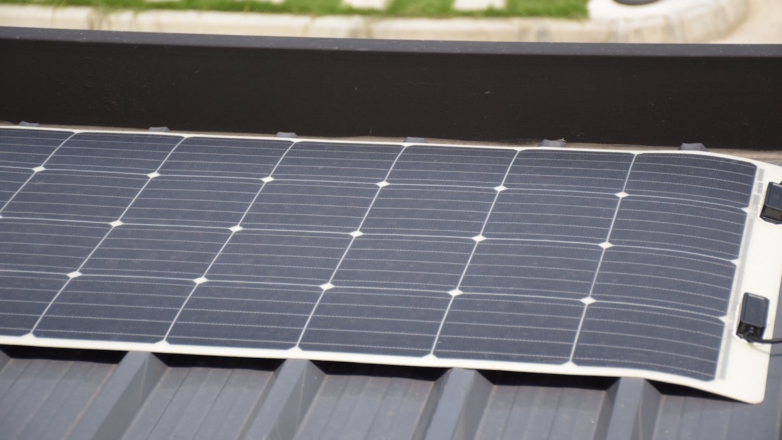 Первый завод по выпуску гибких солнечных панелей запустили в России