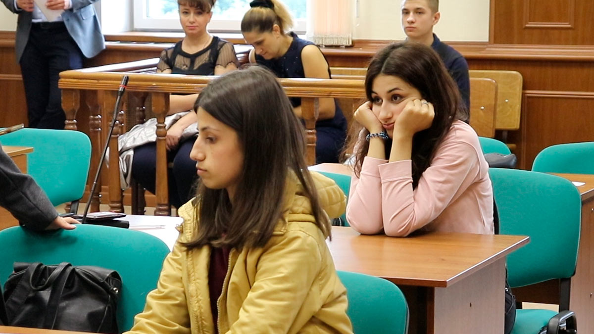 Суд признал Хачатуряна виновным в насилии над дочерьми