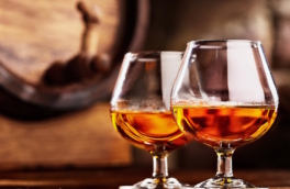 В Армении начали выпуск коньяка, посвященного юбилею Победы