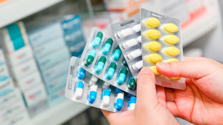Особый порядок продажи в России зарубежных лекарств продлили до конца 2027 года