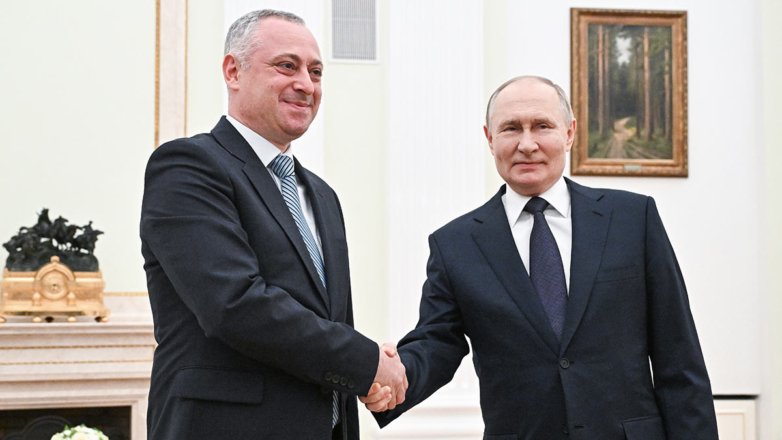 Путин пригласил президента Абхазии на празднование 80-летия Победы в Москве