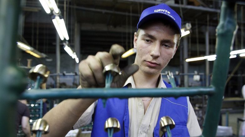 Стандарт трудоустройства подростков приняли в 8 регионах РФ