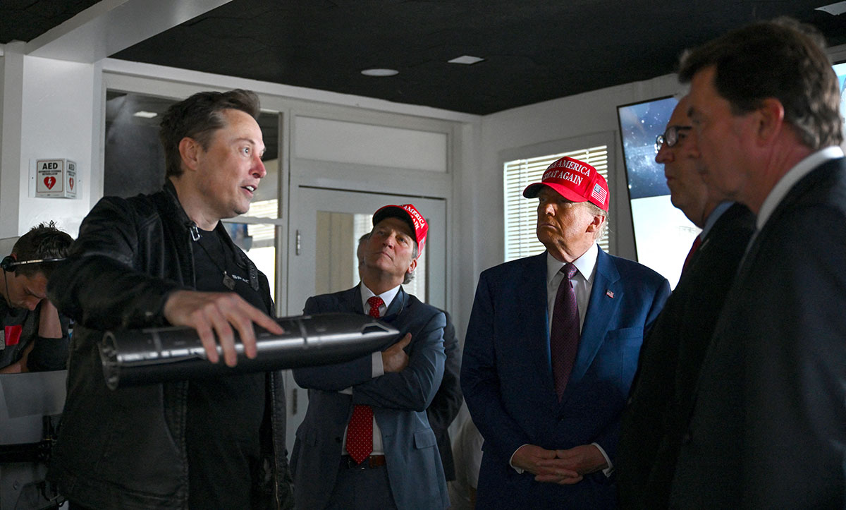 Старший советник президента США Илон Маск и президент США Дональд Трамп