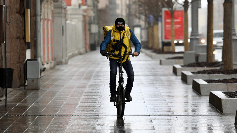 Курьеров заставят снижать скорость в центре Москвы