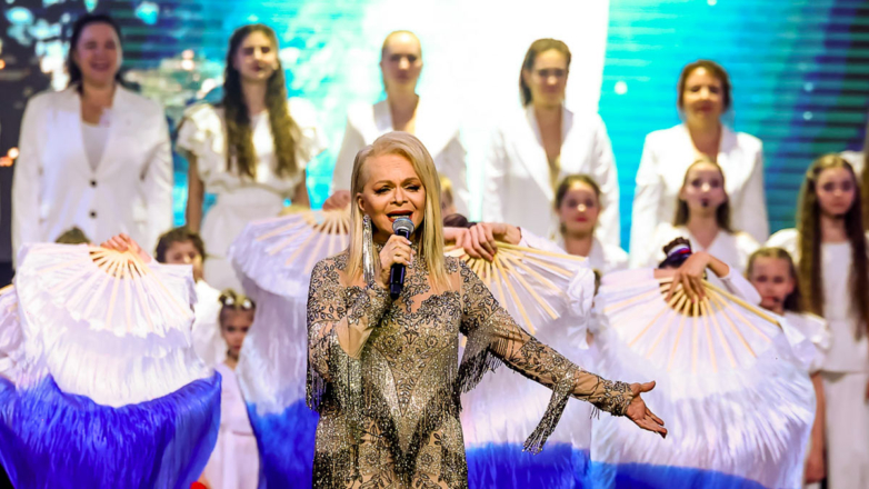 Гала-концерт "Звездная страна" с участием Ларисы Долиной пройдет в парке "Остров Мечты"