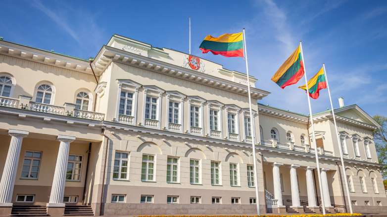 Литва просит Еврокомиссию помочь вернуть застрявшие в Белоруссии фуры