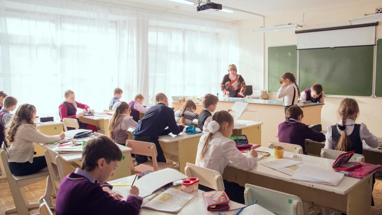 Выставлять оценки за поведение учеников в школах будет классный руководитель