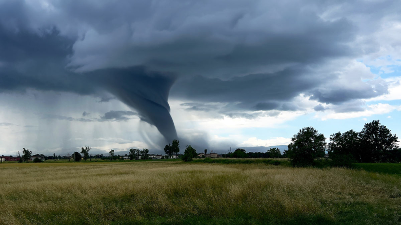 Грозят ли Москве смерчи и летние торнадо: прогноз синоптика