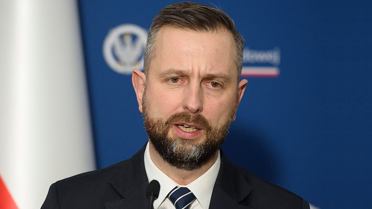 Министр обороны Польши впервые открыто назвал Россию врагом