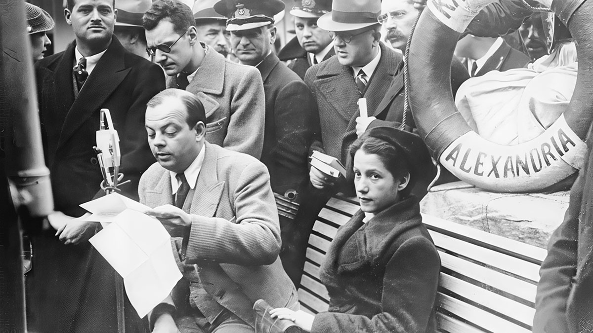 Антуан ДЕ СЕНТ-ЭКЗЮПЕРИ со своей женой Консуэло САНСИН