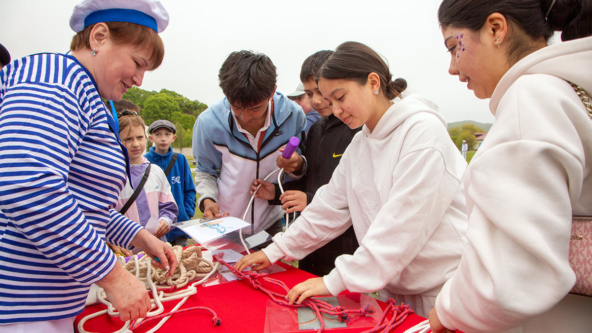 АО "Восточный Порт" традиционно собрало своих сотрудников и их семьи на базе оздоровительного лагеря "Шепалово"