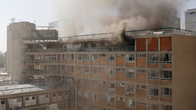 Обломки иранской ракеты упали на израильскую больницу "Сорока"