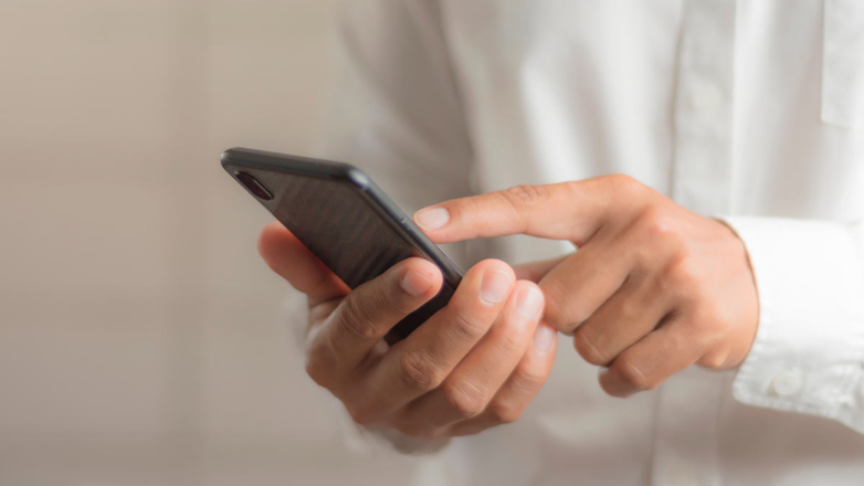 Перепрошивку телефонов в России могут запретить на уровне закона