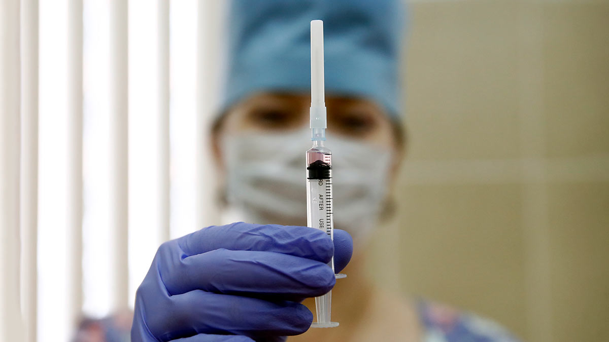 Отказ от прививок привел к распространению в России трех опасных заболеваний