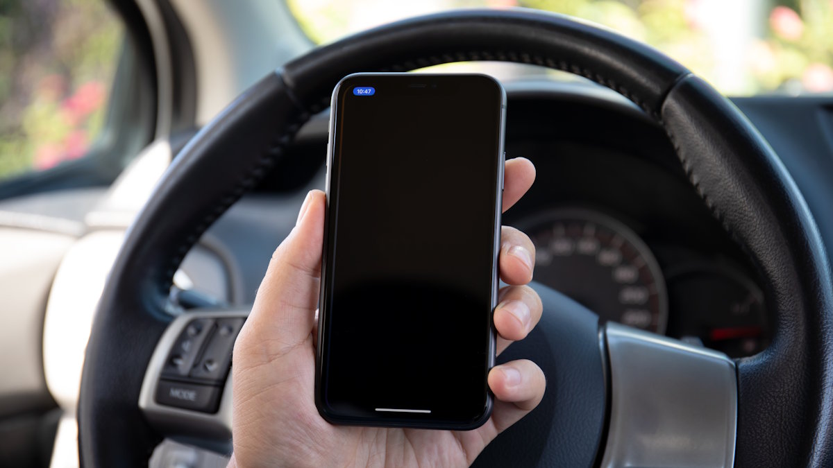 Смартфон в автомобиле