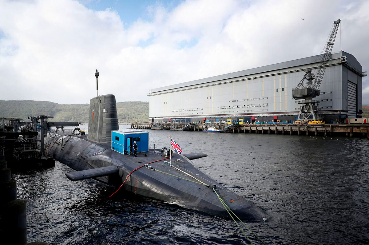 Ядерная подводная лодка Великобритании "Вэнгард"