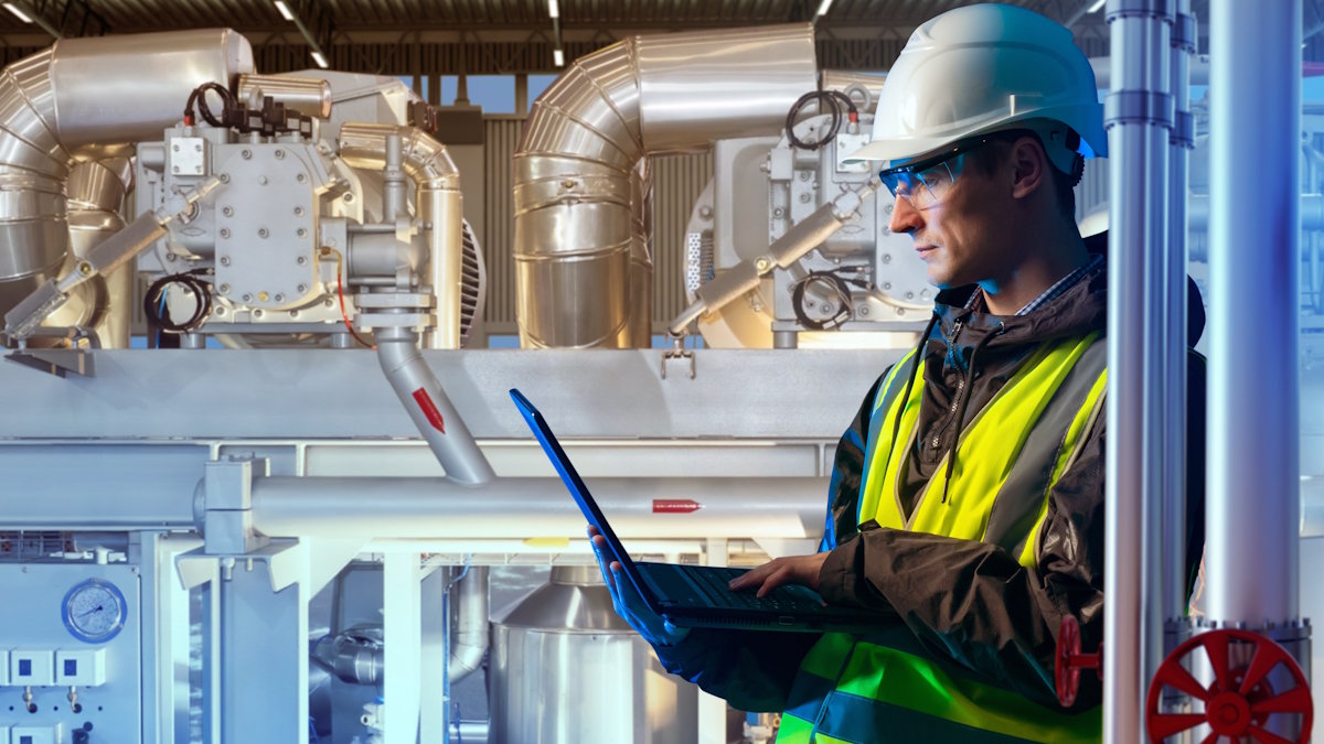 Инженер на заводе