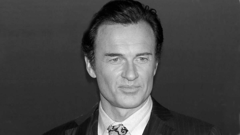 Звезда сериала "Зачарованные" Джулиан Макмэхон умер в возрасте 56 лет