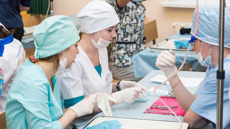 Студентов-медиков из Екатеринбурга направят работать в Свердловскую область