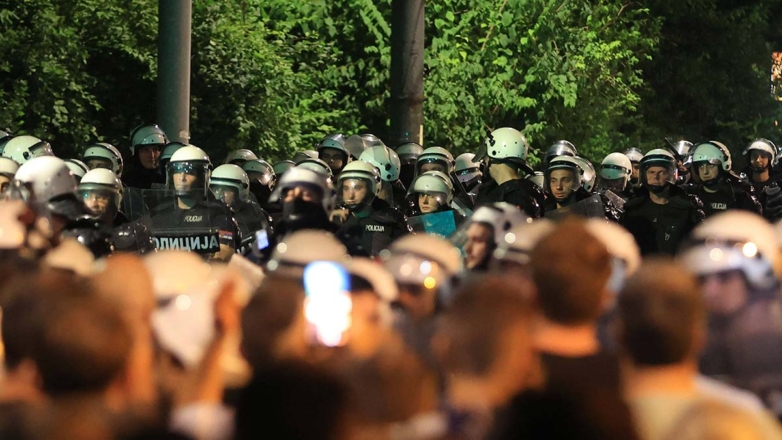 На акциях протеста в Сербии полиция задержала 107 человек