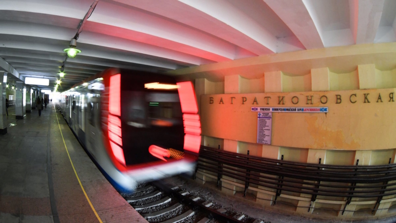 Обрушившийся на Москву дождь нарушил работу Филёвской линии метро