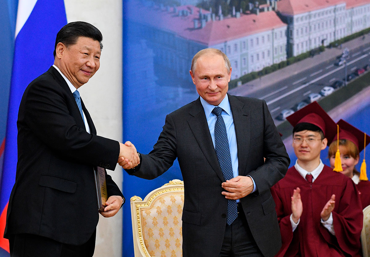 Председатель КНР Си Цзиньпин и президент России Владимир Путин